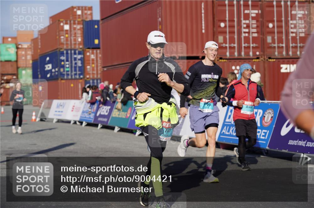 03.10.2025 - Köhlbrandbrückenlauf Michael Burmester http://msf.ph/oto/9004421 03.10.2025 10:07:09 Ziel 1134, 1189, 1208, 1486, 1496, 1519, 1628, 1730, 2671, 2794, 2903, 2981, 2983, 3434, 3603 meine-sportfotos.de