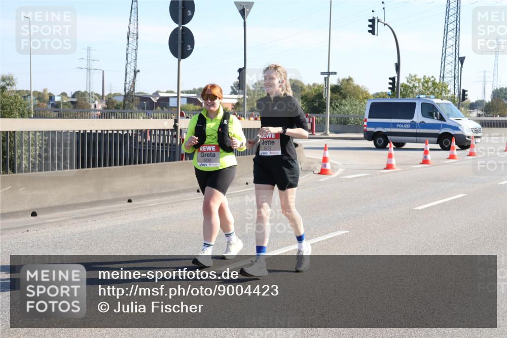 03.10.2025 - Köhlbrandbrückenlauf Julia Fischer http://msf.ph/oto/9004423 03.10.2025 12:25:20 Position 3 5232, 5257 meine-sportfotos.de