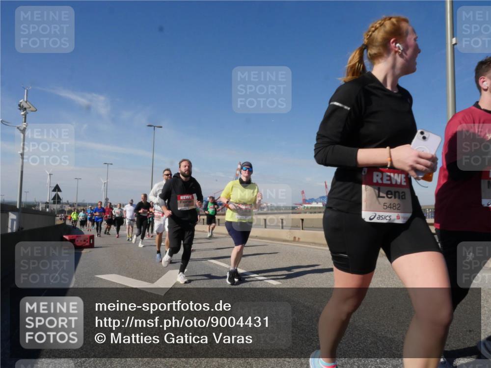 03.10.2025 - Köhlbrandbrückenlauf Matties Gatica Varas http://msf.ph/oto/9004431 03.10.2025 12:58:12 Position 2 5482 meine-sportfotos.de