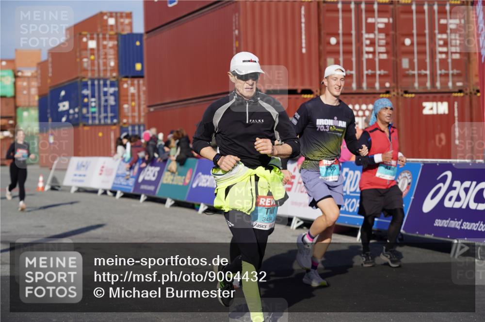 03.10.2025 - Köhlbrandbrückenlauf Michael Burmester http://msf.ph/oto/9004432 03.10.2025 10:07:09 Ziel 1134, 1189, 1208, 1486, 1496, 1519, 1628, 1730, 2671, 2794, 2903, 2981, 2983, 3434, 3603 meine-sportfotos.de