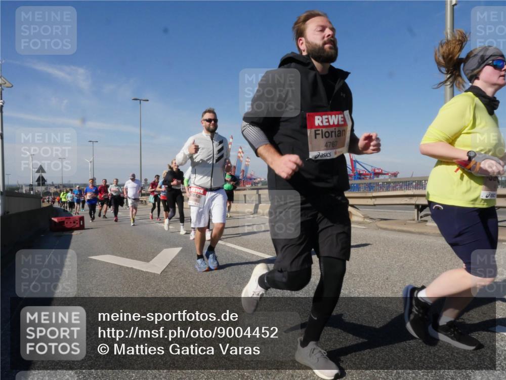 03.10.2025 - Köhlbrandbrückenlauf Matties Gatica Varas http://msf.ph/oto/9004452 03.10.2025 12:58:14 Position 2 4767, 50 meine-sportfotos.de