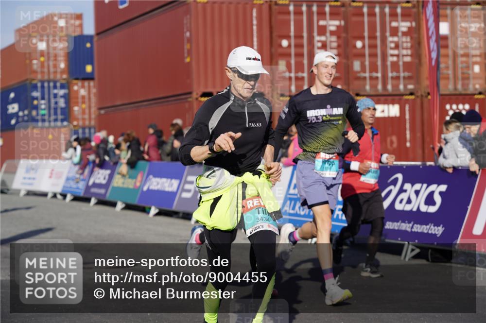 03.10.2025 - Köhlbrandbrückenlauf Michael Burmester http://msf.ph/oto/9004455 03.10.2025 10:07:09 Ziel 1134, 1189, 1208, 1486, 1496, 1519, 1628, 1730, 2671, 2794, 2903, 2981, 2983, 3434, 3603 meine-sportfotos.de