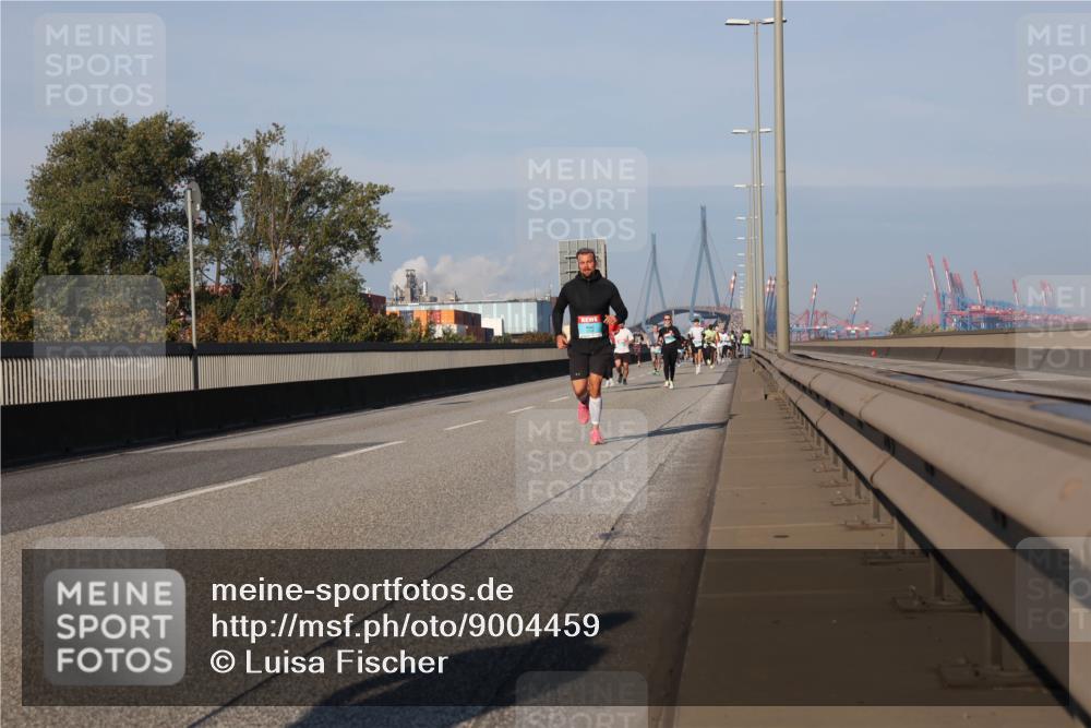 03.10.2025 - Köhlbrandbrückenlauf Luisa Fischer http://msf.ph/oto/9004459 03.10.2025 10:46:09 Position 3  meine-sportfotos.de