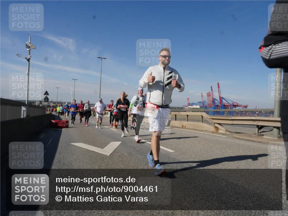 03.10.2025 - Köhlbrandbrückenlauf Matties Gatica Varas http://msf.ph/oto/9004461 03.10.2025 12:58:14 Position 2 4498 meine-sportfotos.de