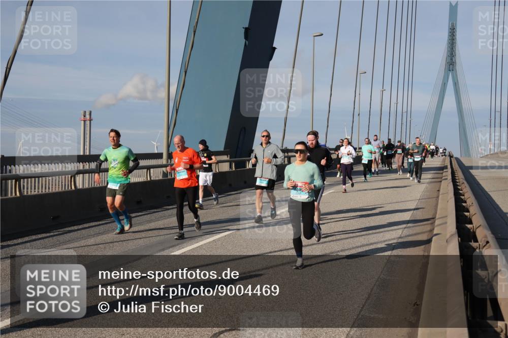 03.10.2025 - Köhlbrandbrückenlauf Julia Fischer http://msf.ph/oto/9004469 03.10.2025 09:48:54 Position 2  meine-sportfotos.de