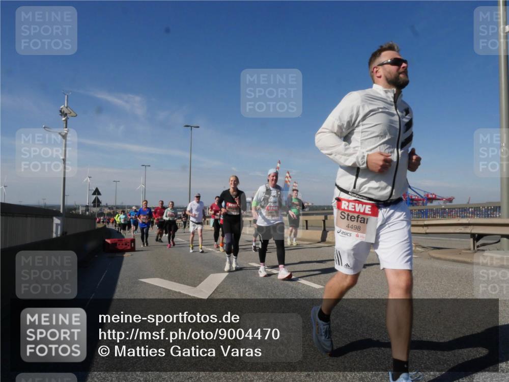 03.10.2025 - Köhlbrandbrückenlauf Matties Gatica Varas http://msf.ph/oto/9004470 03.10.2025 12:58:15 Position 2 4498, 18 meine-sportfotos.de