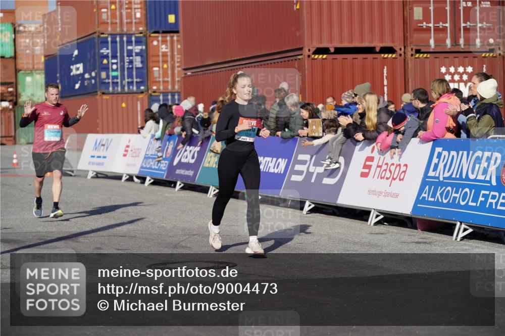 03.10.2025 - Köhlbrandbrückenlauf Michael Burmester http://msf.ph/oto/9004473 03.10.2025 10:07:12 Ziel 1134, 1189, 1208, 1486, 1519, 2903, 3434, 3603 meine-sportfotos.de