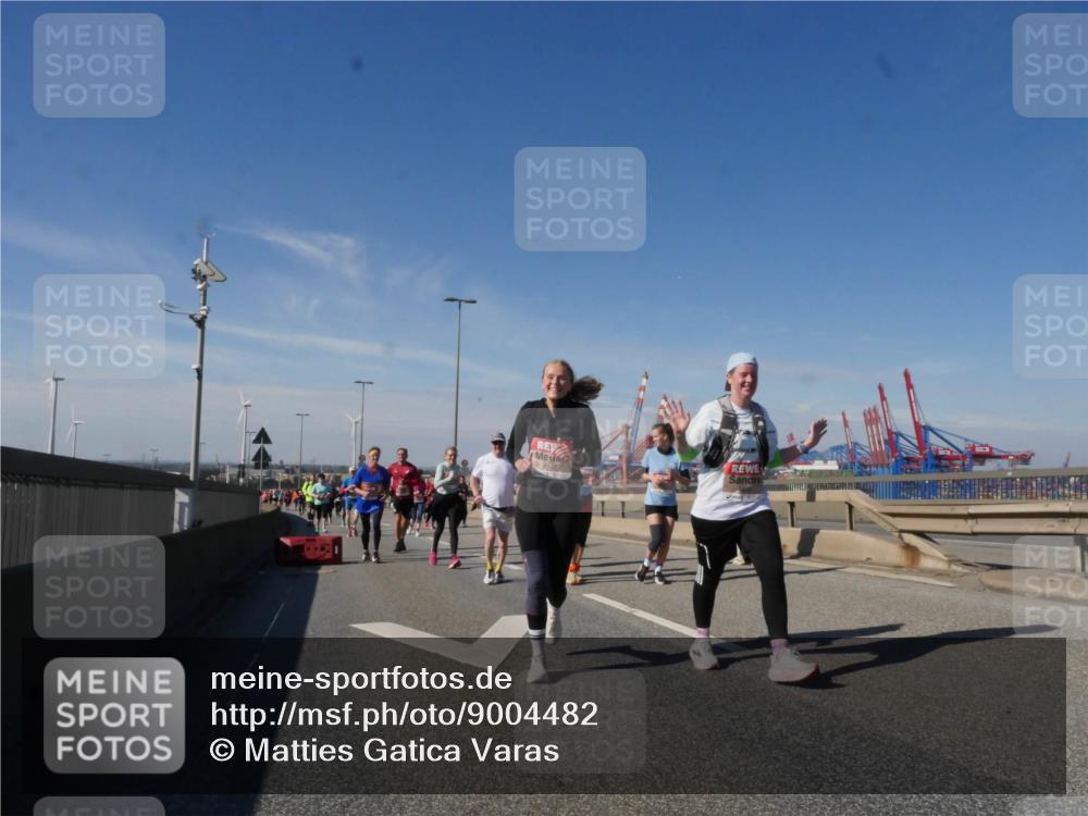03.10.2025 - Köhlbrandbrückenlauf Matties Gatica Varas http://msf.ph/oto/9004482 03.10.2025 12:58:16 Position 2 4322 meine-sportfotos.de