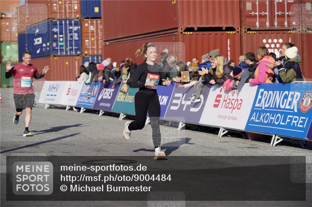 03.10.2025 - Köhlbrandbrückenlauf Michael Burmester http://msf.ph/oto/9004484 03.10.2025 10:07:12 Ziel 1134, 1189, 1208, 1486, 1519, 2903, 3434, 3603 meine-sportfotos.de
