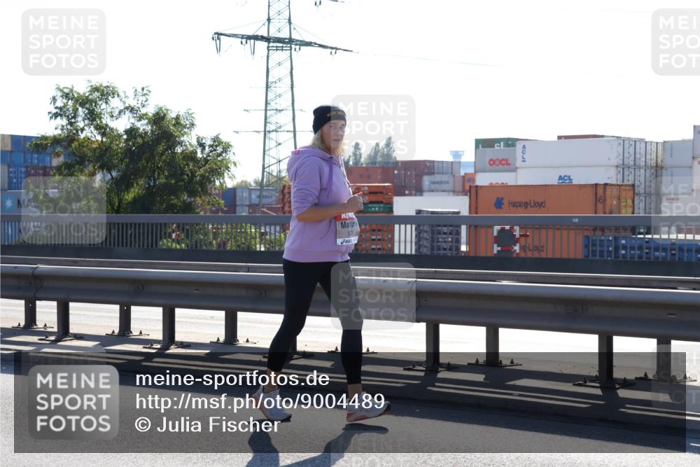 03.10.2025 - Köhlbrandbrückenlauf Julia Fischer http://msf.ph/oto/9004489 03.10.2025 12:25:59 Position 3 52 meine-sportfotos.de