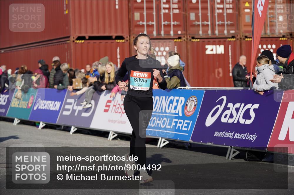 03.10.2025 - Köhlbrandbrückenlauf Michael Burmester http://msf.ph/oto/9004492 03.10.2025 10:07:13 Ziel 1134, 1208, 1486, 1519, 3300, 3434, 3603 meine-sportfotos.de