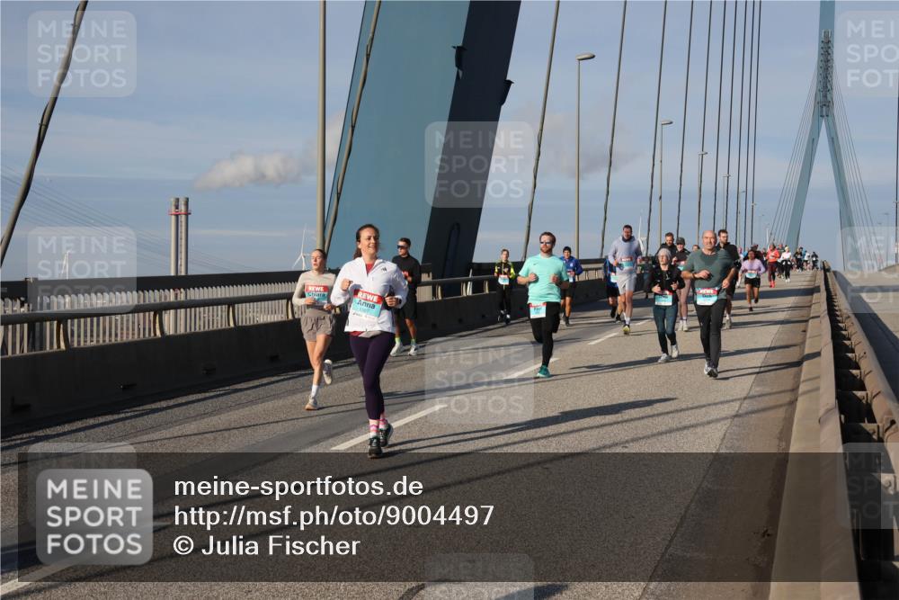 03.10.2025 - Köhlbrandbrückenlauf Julia Fischer http://msf.ph/oto/9004497 03.10.2025 09:48:59 Position 2  meine-sportfotos.de