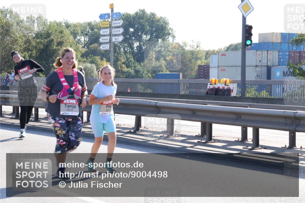 03.10.2025 - Köhlbrandbrückenlauf Julia Fischer http://msf.ph/oto/9004498 03.10.2025 12:26:02 Position 3 5315, 5612, 5611 meine-sportfotos.de