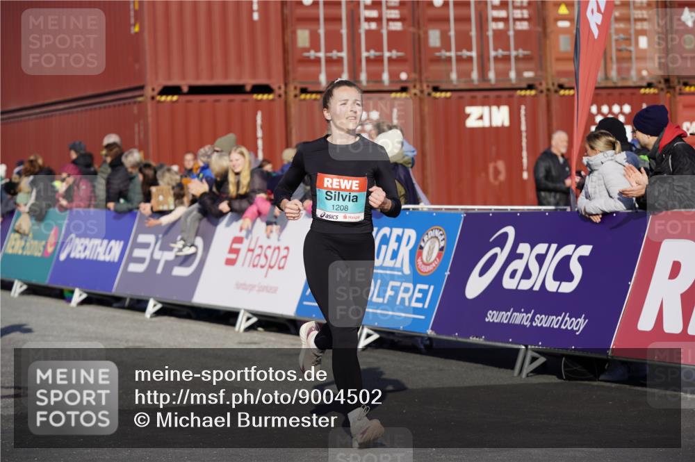 03.10.2025 - Köhlbrandbrückenlauf Michael Burmester http://msf.ph/oto/9004502 03.10.2025 10:07:13 Ziel 1134, 1208, 1486, 1519, 3300, 3434, 3603 meine-sportfotos.de