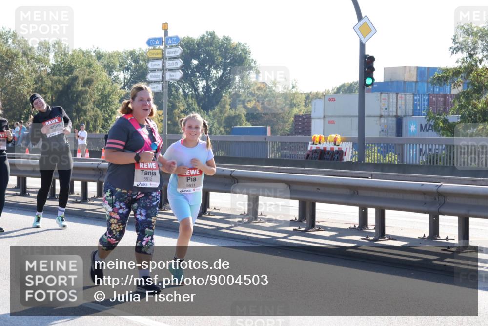 03.10.2025 - Köhlbrandbrückenlauf Julia Fischer http://msf.ph/oto/9004503 03.10.2025 12:26:02 Position 3 5315, 5612, 5611 meine-sportfotos.de
