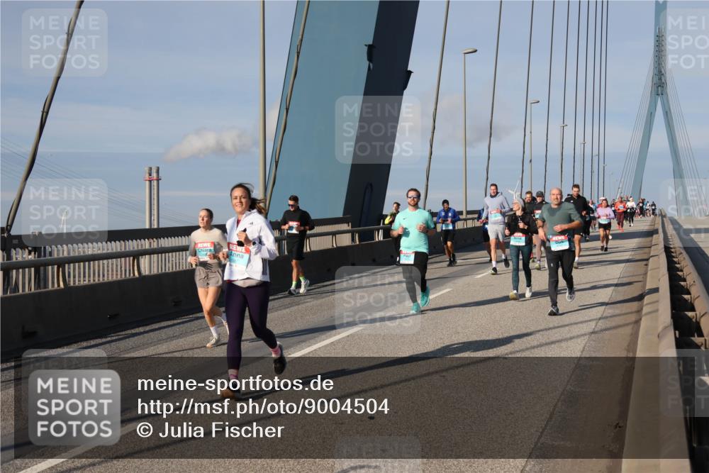 03.10.2025 - Köhlbrandbrückenlauf Julia Fischer http://msf.ph/oto/9004504 03.10.2025 09:48:59 Position 2  meine-sportfotos.de
