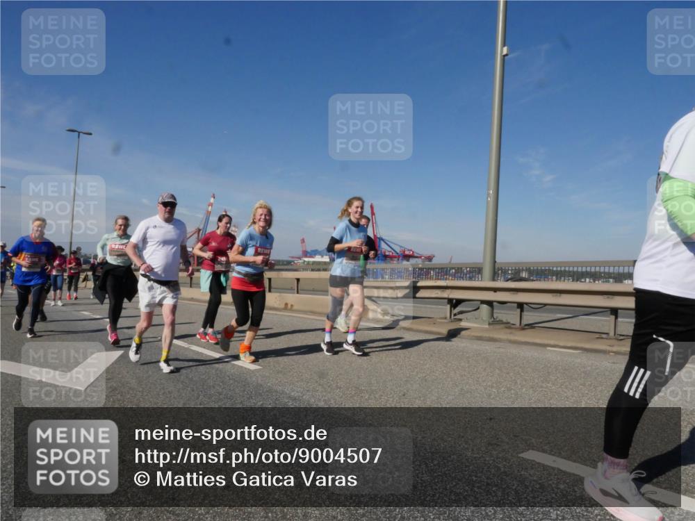 03.10.2025 - Köhlbrandbrückenlauf Matties Gatica Varas http://msf.ph/oto/9004507 03.10.2025 12:58:18 Position 2  meine-sportfotos.de