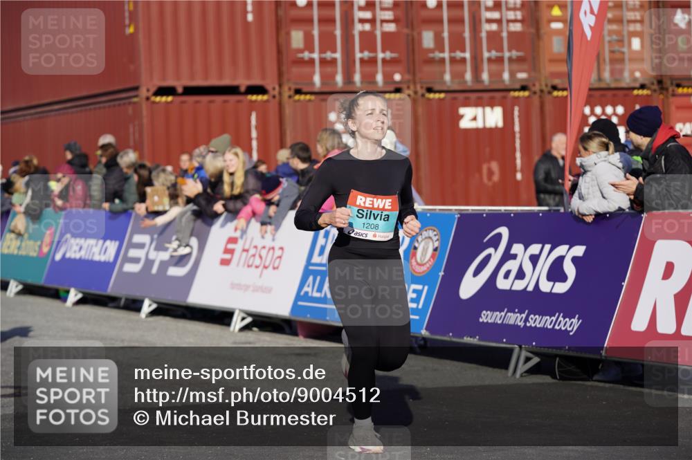 03.10.2025 - Köhlbrandbrückenlauf Michael Burmester http://msf.ph/oto/9004512 03.10.2025 10:07:13 Ziel 1134, 1208, 1486, 1519, 3300, 3434, 3603 meine-sportfotos.de