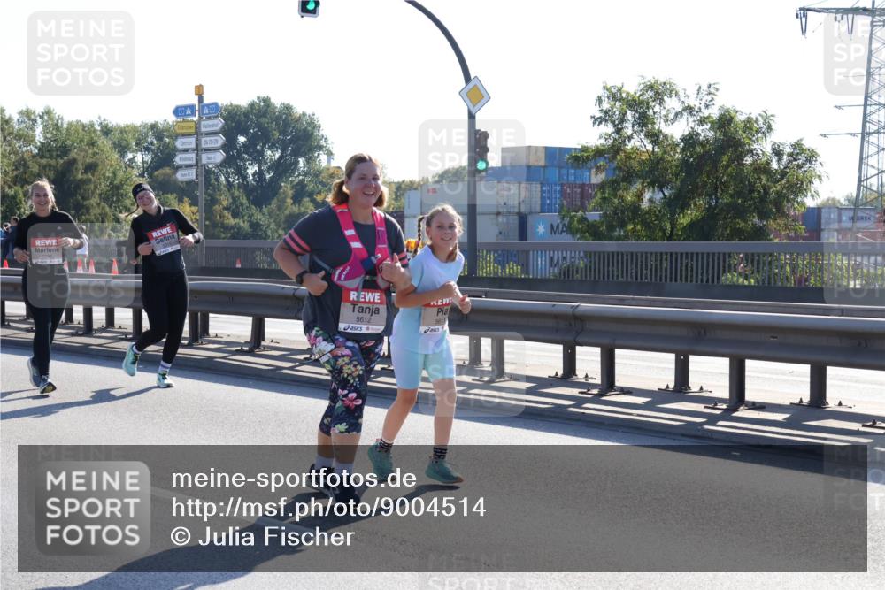 03.10.2025 - Köhlbrandbrückenlauf Julia Fischer http://msf.ph/oto/9004514 03.10.2025 12:26:03 Position 3 5612, 5611 meine-sportfotos.de