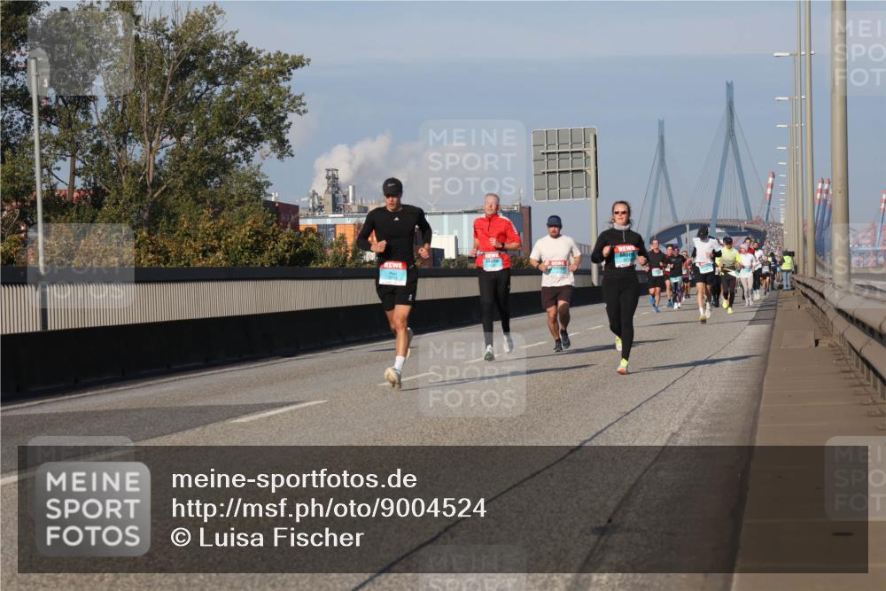03.10.2025 - Köhlbrandbrückenlauf Luisa Fischer http://msf.ph/oto/9004524 03.10.2025 10:46:14 Position 3  meine-sportfotos.de