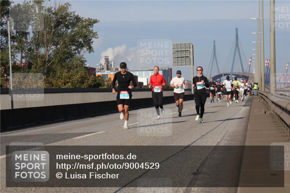 03.10.2025 - Köhlbrandbrückenlauf Luisa Fischer http://msf.ph/oto/9004529 03.10.2025 10:46:14 Position 3  meine-sportfotos.de