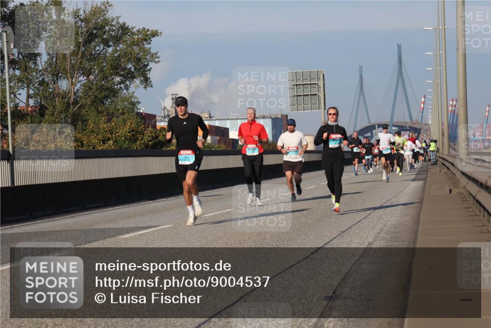 03.10.2025 - Köhlbrandbrückenlauf Luisa Fischer http://msf.ph/oto/9004537 03.10.2025 10:46:14 Position 3  meine-sportfotos.de