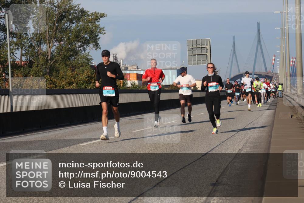 03.10.2025 - Köhlbrandbrückenlauf Luisa Fischer http://msf.ph/oto/9004543 03.10.2025 10:46:15 Position 3  meine-sportfotos.de