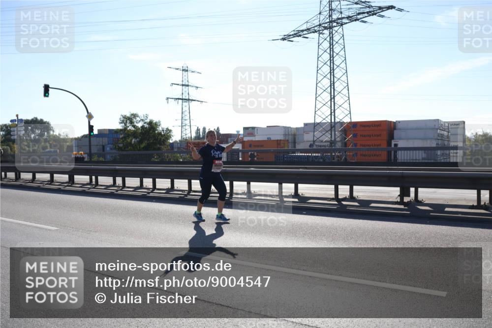 03.10.2025 - Köhlbrandbrückenlauf Julia Fischer http://msf.ph/oto/9004547 03.10.2025 12:26:18 Position 3  meine-sportfotos.de