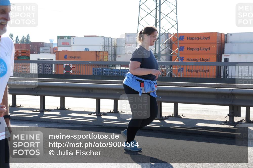 03.10.2025 - Köhlbrandbrückenlauf Julia Fischer http://msf.ph/oto/9004564 03.10.2025 12:26:25 Position 3  meine-sportfotos.de