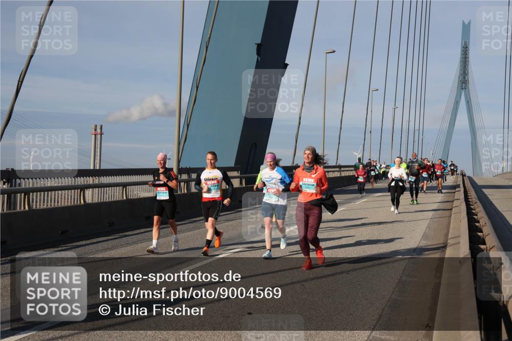 03.10.2025 - Köhlbrandbrückenlauf Julia Fischer http://msf.ph/oto/9004569 03.10.2025 09:49:13 Position 2  meine-sportfotos.de