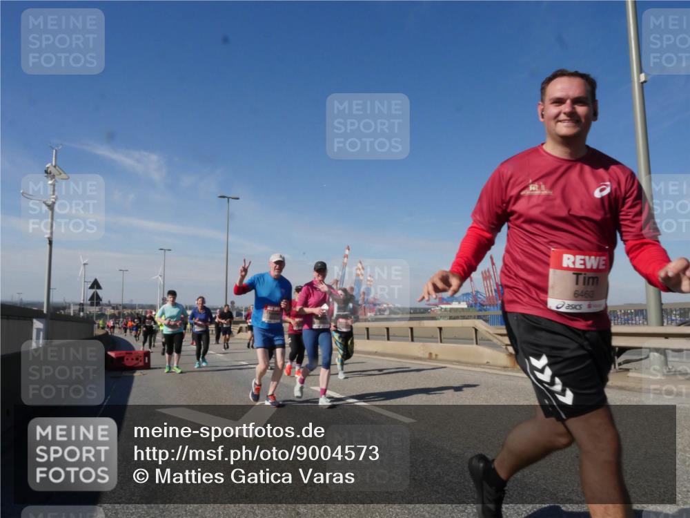 03.10.2025 - Köhlbrandbrückenlauf Matties Gatica Varas http://msf.ph/oto/9004573 03.10.2025 12:58:22 Position 2 6460 meine-sportfotos.de