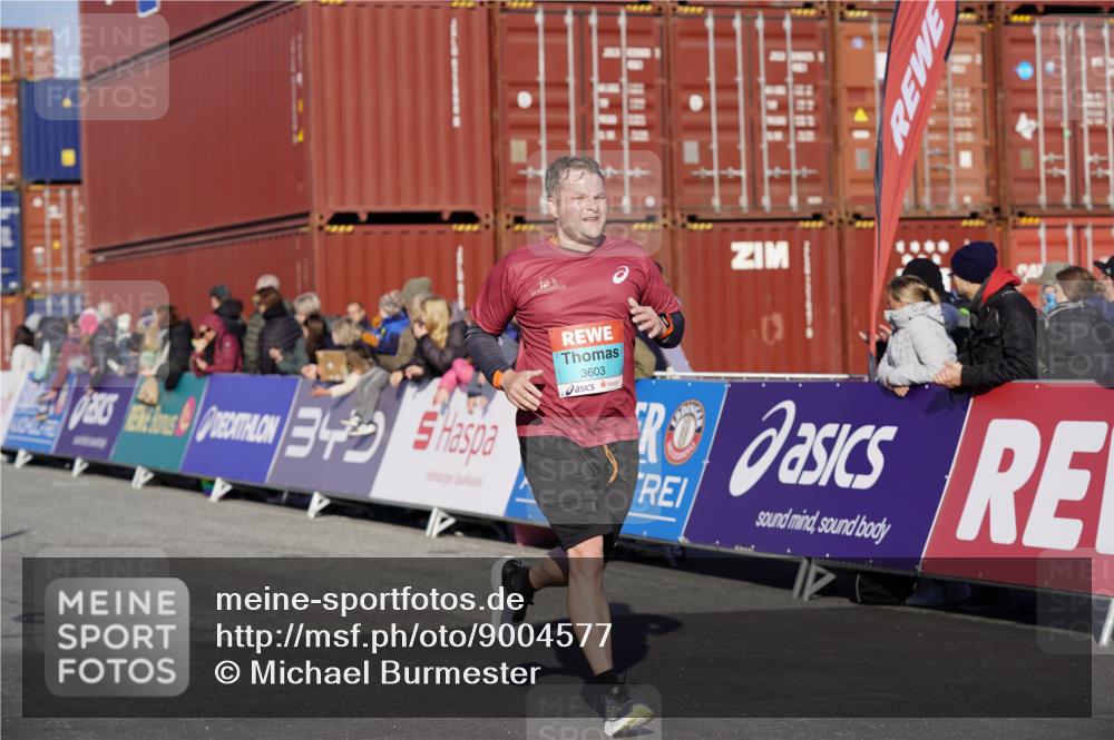03.10.2025 - Köhlbrandbrückenlauf Michael Burmester http://msf.ph/oto/9004577 03.10.2025 10:07:15 Ziel 1148, 1208, 1486, 1519, 3300, 3603 meine-sportfotos.de