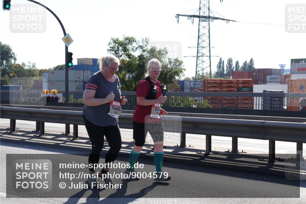 03.10.2025 - Köhlbrandbrückenlauf Julia Fischer http://msf.ph/oto/9004579 03.10.2025 12:26:31 Position 3 590, 5623 meine-sportfotos.de