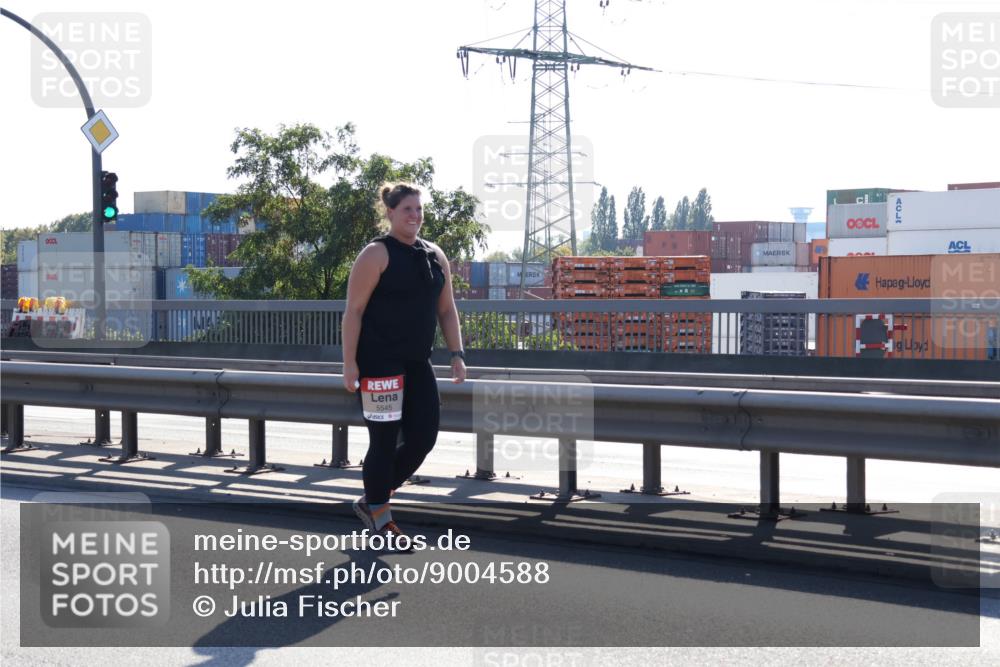 03.10.2025 - Köhlbrandbrückenlauf Julia Fischer http://msf.ph/oto/9004588 03.10.2025 12:26:36 Position 3 5545 meine-sportfotos.de