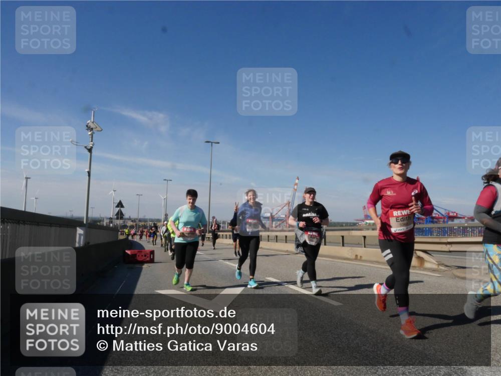 03.10.2025 - Köhlbrandbrückenlauf Matties Gatica Varas http://msf.ph/oto/9004604 03.10.2025 12:58:25 Position 2  meine-sportfotos.de