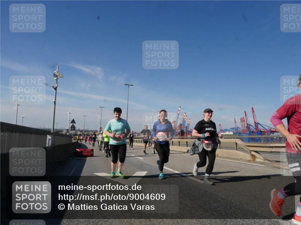03.10.2025 - Köhlbrandbrückenlauf Matties Gatica Varas http://msf.ph/oto/9004609 03.10.2025 12:58:25 Position 2  meine-sportfotos.de