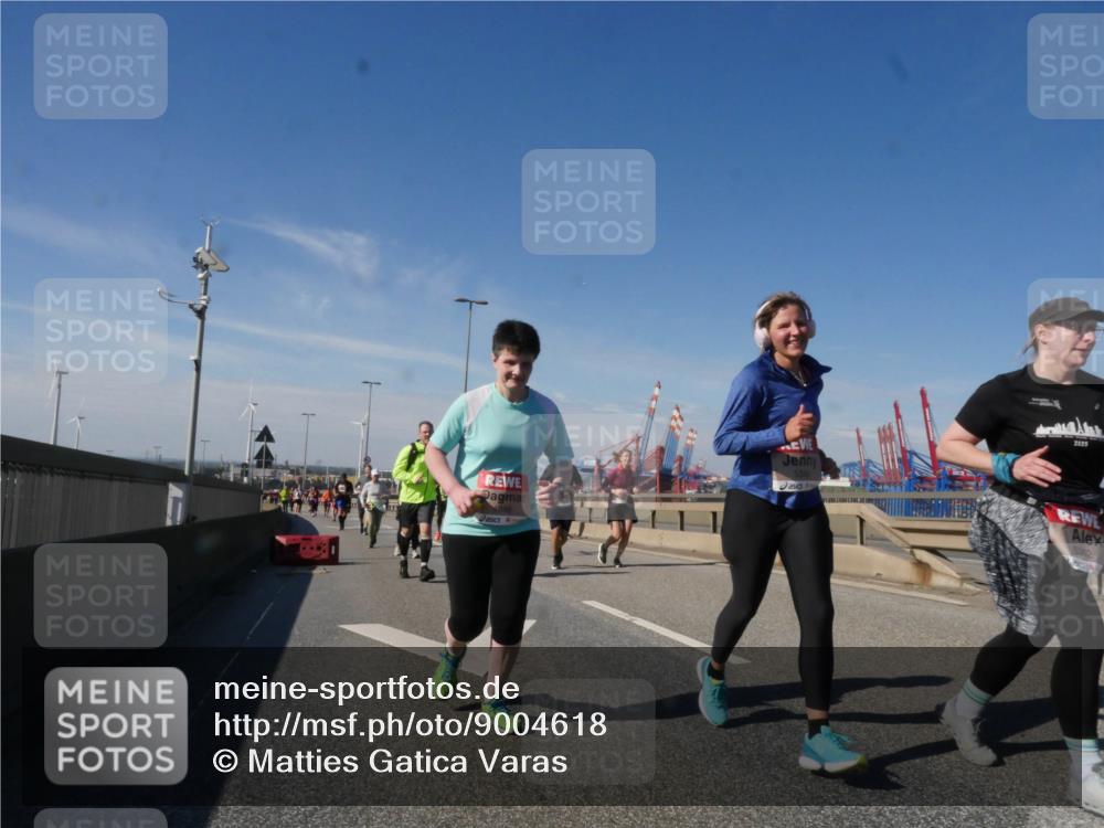 03.10.2025 - Köhlbrandbrückenlauf Matties Gatica Varas http://msf.ph/oto/9004618 03.10.2025 12:58:26 Position 2 2025, 5362 meine-sportfotos.de