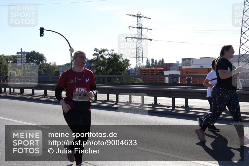03.10.2025 - Köhlbrandbrückenlauf Julia Fischer http://msf.ph/oto/9004633 03.10.2025 12:27:00 Position 3 5323 meine-sportfotos.de