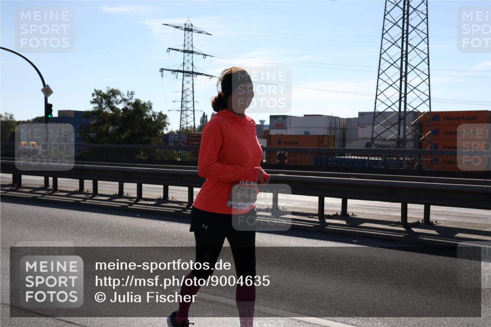 03.10.2025 - Köhlbrandbrückenlauf Julia Fischer http://msf.ph/oto/9004635 03.10.2025 12:27:10 Position 3 5860 meine-sportfotos.de