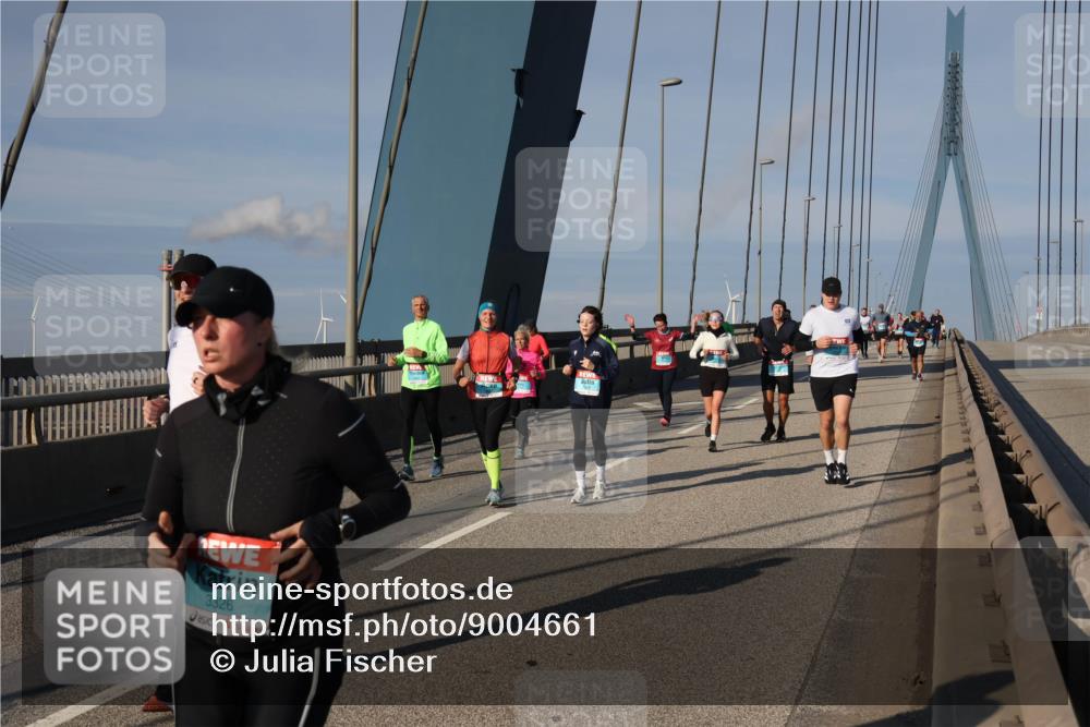 03.10.2025 - Köhlbrandbrückenlauf Julia Fischer http://msf.ph/oto/9004661 03.10.2025 09:49:39 Position 2 3326 meine-sportfotos.de