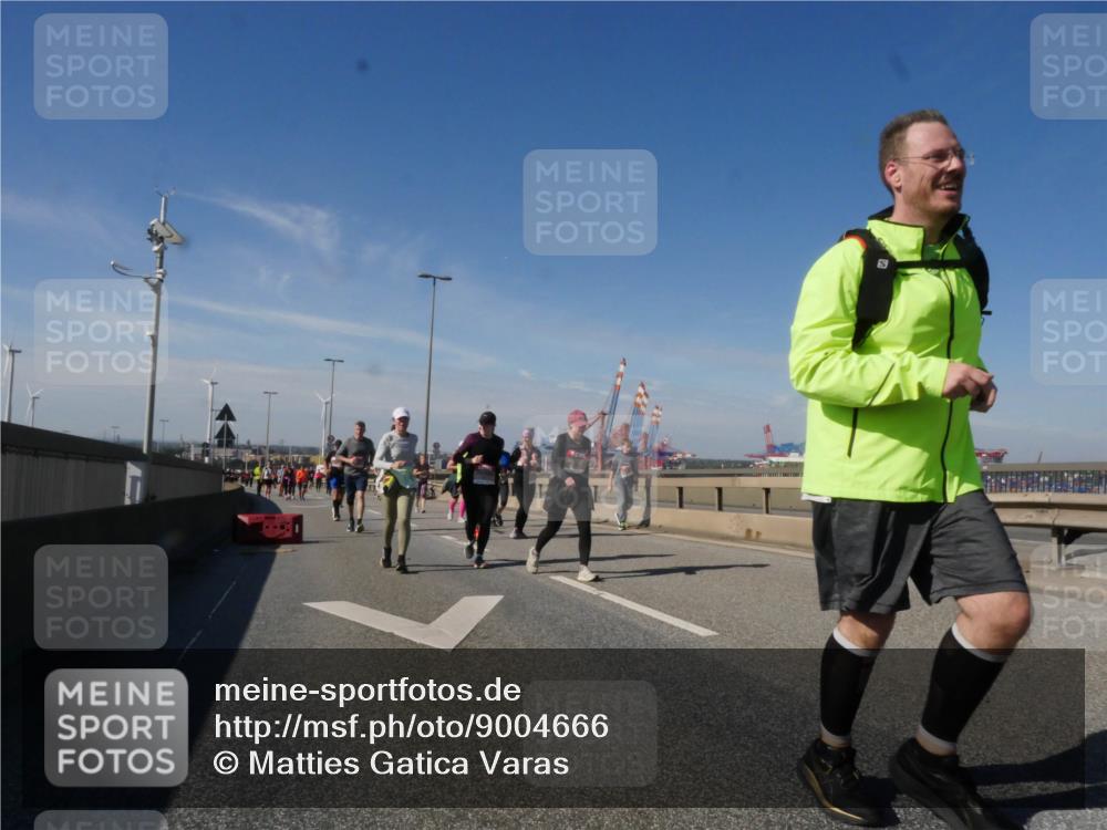 03.10.2025 - Köhlbrandbrückenlauf Matties Gatica Varas http://msf.ph/oto/9004666 03.10.2025 12:58:30 Position 2  meine-sportfotos.de