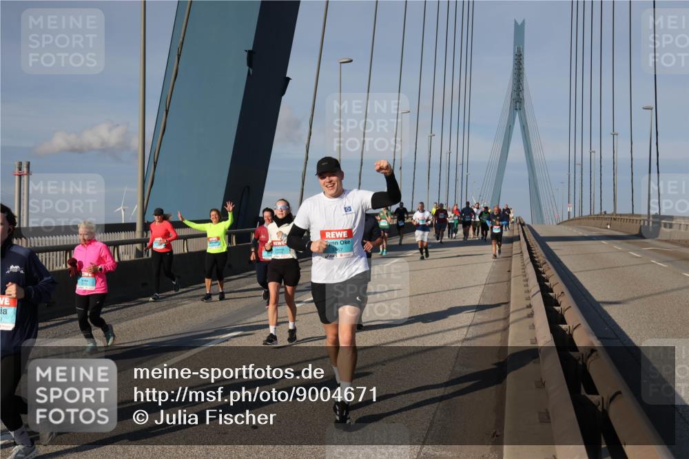 03.10.2025 - Köhlbrandbrückenlauf Julia Fischer http://msf.ph/oto/9004671 03.10.2025 09:49:41 Position 2 157 meine-sportfotos.de