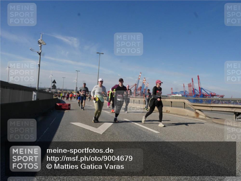 03.10.2025 - Köhlbrandbrückenlauf Matties Gatica Varas http://msf.ph/oto/9004679 03.10.2025 12:58:31 Position 2  meine-sportfotos.de