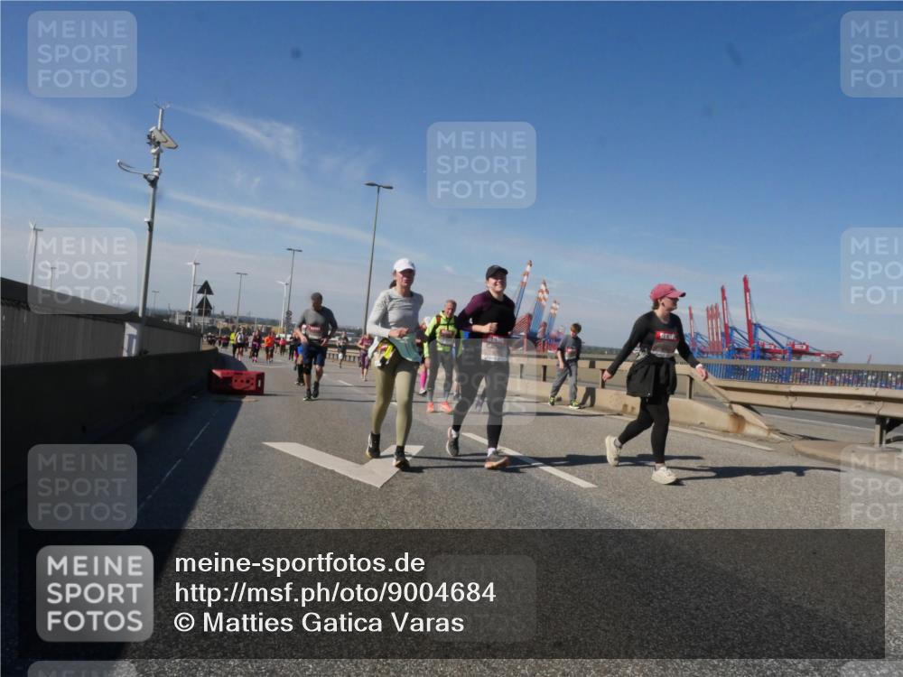 03.10.2025 - Köhlbrandbrückenlauf Matties Gatica Varas http://msf.ph/oto/9004684 03.10.2025 12:58:31 Position 2  meine-sportfotos.de