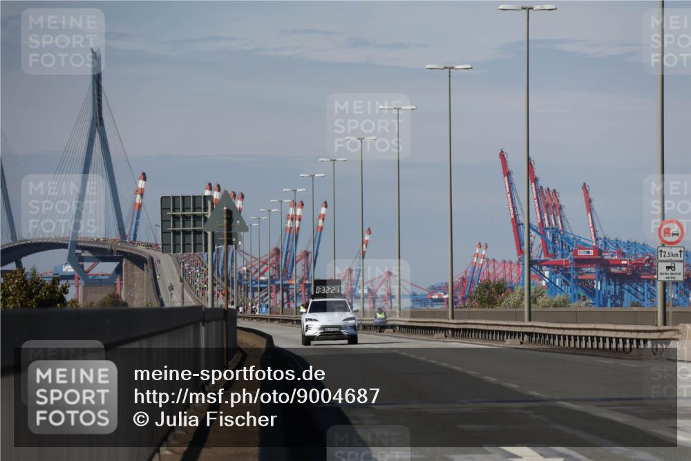 03.10.2025 - Köhlbrandbrückenlauf Julia Fischer http://msf.ph/oto/9004687 03.10.2025 12:32:21 Position 3 0, 32, 2, 12, 5, 58 meine-sportfotos.de