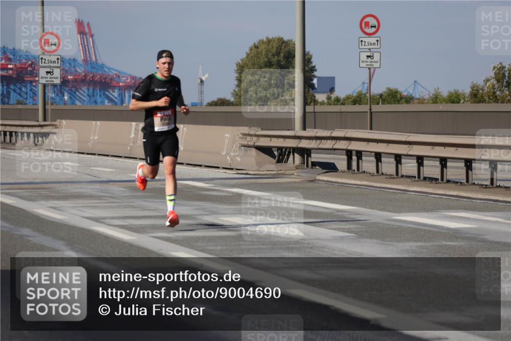 03.10.2025 - Köhlbrandbrückenlauf Julia Fischer http://msf.ph/oto/9004690 03.10.2025 12:32:50 Position 3 12, 5, 12, 5 meine-sportfotos.de