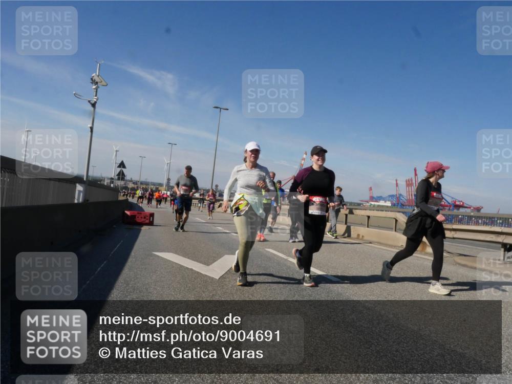 03.10.2025 - Köhlbrandbrückenlauf Matties Gatica Varas http://msf.ph/oto/9004691 03.10.2025 12:58:32 Position 2  meine-sportfotos.de