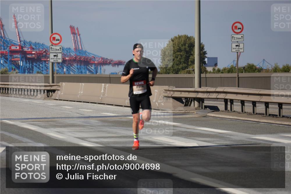 03.10.2025 - Köhlbrandbrückenlauf Julia Fischer http://msf.ph/oto/9004698 03.10.2025 12:32:50 Position 3 12, 5, 58, 6099, 12, 5, 1, 58 meine-sportfotos.de