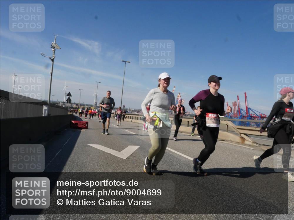 03.10.2025 - Köhlbrandbrückenlauf Matties Gatica Varas http://msf.ph/oto/9004699 03.10.2025 12:58:32 Position 2 5017 meine-sportfotos.de