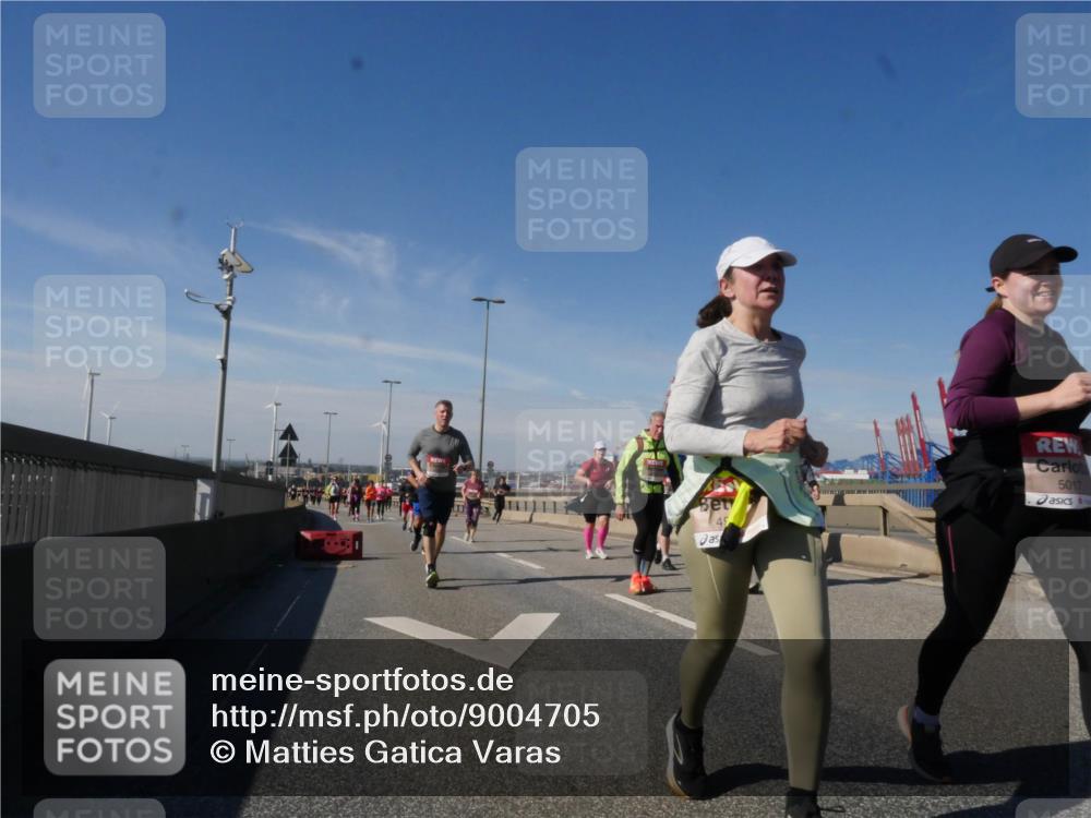 03.10.2025 - Köhlbrandbrückenlauf Matties Gatica Varas http://msf.ph/oto/9004705 03.10.2025 12:58:33 Position 2 49, 5017 meine-sportfotos.de